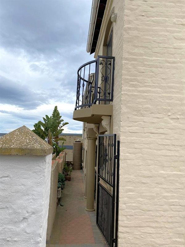 6 Bedroom Property for Sale in Witsand Western Cape